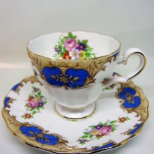 Angielska porcelana Grosvenor bone china  filiżanka i spodek kwiaty i błękit 1955-1964