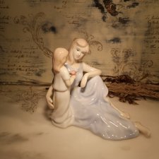 Porcelanowa figura - kobieta z dzieckiem