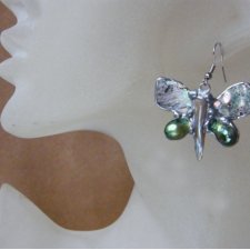 Kolczyki: Motylki tęczowe z perłą