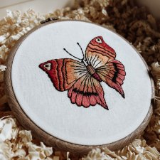 Motyl obrazek ręcznie haftowany tamborek