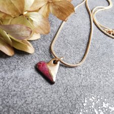 Naszyjnik z ceramicznym sercem różowo-złotym na pozłacanym łańcuszku