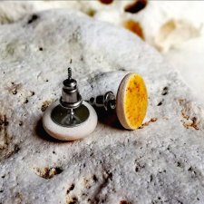 JESIENNE KOLCZYKI MUSZTARDOWE okrągłe sztyfty stal chirurgiczna & ceramika ŻÓŁTE WKRĘTKI KÓŁKA kolorowa biżuteria ze stali szlachetnej GAIA ceramika