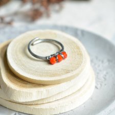 Pomarańczka - pierścionek ze szklanymi kryształkami