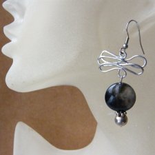 Kolczyki: kokardka z agatem