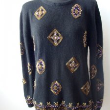 BLUHMOD* -  JEDWABNY  SWETER Z BIŻUTERYJNYMI ZDOBIENIAMI