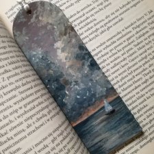 Drewniana zakładka do książki ręcznie malowana krajobraz chmury łódka personalizacja