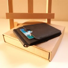 Czarny ręcznie robiony skórzany portfel z klipsem na banknoty