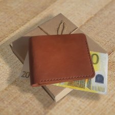 Uniwersalny brązowy skórzany ręcznie robiony portfel z kieszonką na monety od Luniko