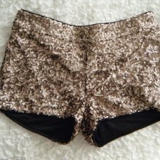 cekinowe szorty stradivarius