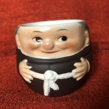 Goebel friar tuck GERMANY  E 95 A kolekcjonerski pojemnik kieliszek ma jajko porcelanowy