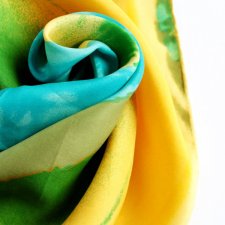 EXCLUSIVE 100%  SILK scarf