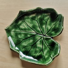 Paterka ceramiczna w kształcie liścia