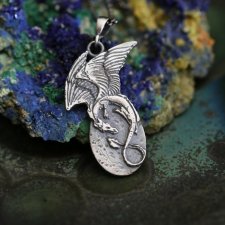 Wisiorek uskrzydlony smok ze srebra