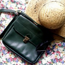 Skórzana torebka  handmade RETRO - zielona- ZIELEŃ BUTELKOWA - (okucia stare złoto)