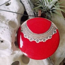 Orientalny wisior ceramiczny ⌀63mm - czerwony naszyjnik BOHO długi rzemień  - oryginalna biżuteria na prezent dla kobiety - GAIA ceramika artystyczna