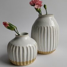 Zestaw z dwóch wazonów ceramicznych