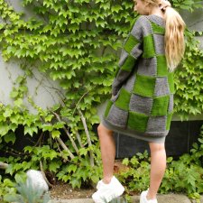 sweter w kwadraty szaro-zielone S/M