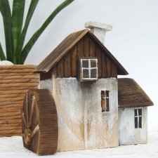 Młyn - dekoracyjny domek z drewna