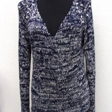 SWETER  Z PEREŁKAMI*