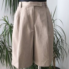 Beżowe spodenki  kieszenie 38