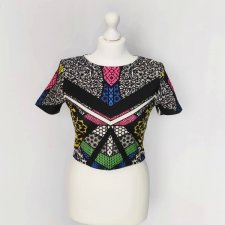 Kolorowy crop-top Asos z krótkim rękawem rozmiar 38 krótka koszulka na lato geometryczny wzór