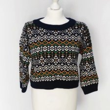 Krótki wzorzysty sweter sweterek BDG rozmiar L ciepły na zimę Crop top