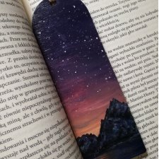 Drewniana zakładka do książki ręcznie malowana gwiazdy góry krajobraz personalizacja