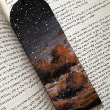 Drewniana zakładka do książki ręcznie malowana chmury gwiazdy krajobraz personalizacja