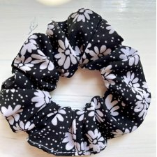 Czarno-biała gumka do włosów w kropki i drobne kwiatuszki DAISY
