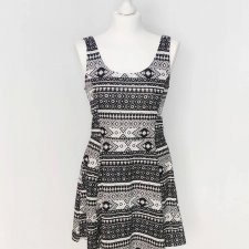 Czarno biała sukienka H&M rozmiar L na szerokich ramiączkach krótka dopasowana