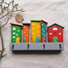 Multikolowe domki - wieszak NO 4