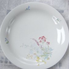 Stary duży talerz ceramiczny z kwiatowym dekorem