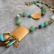 zielony naszyjnik w stylu boho