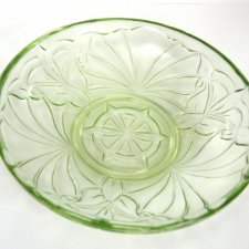 Szklany talerzyk deserowy, zielone szkło
