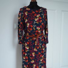 Granatowa sukienka w kwiaty - 38