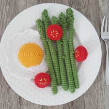 Szparagi plus jajo sadzone, jedzenie do zabawy