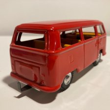 Metalowy VW T2 czerwony metalowy 1:32