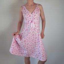 New Look sukienka różowa w drobne kwiaty L 40