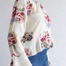Crop top krótka bluzka vintage Nadine falbanki kobieca kwiaty