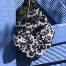 Pela' SCRUNCHIE "Violette" gumka do włosów w panterkę