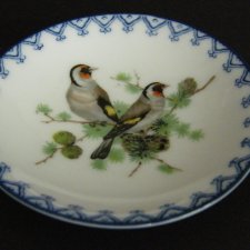 Maleńki talerzyk porcelanowy z ptakami