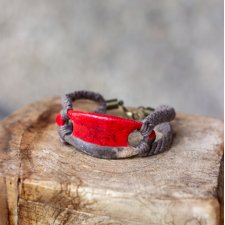 Bransoletka czerwona podpalana