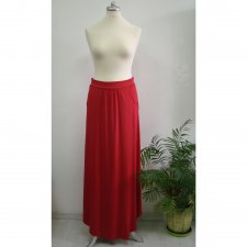 czerwona spódnica