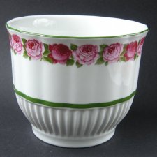 Porcelanowa osłonka na doniczkę z różami, sygnowana