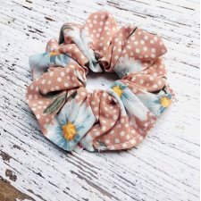 Pela' SCRUNCHIE "Bella" pudrowa gumka do włosów w kwiatki