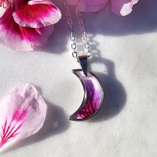 wisiorek naszyjnik księżyc z pelagonią angielską