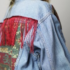 Aztecka kurtka jeansowa z frędzlami