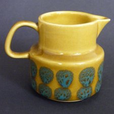 Dzbanuszek - mlecznik, beżowa ceramika Melitta