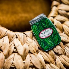 Broszka kiszone ogórki