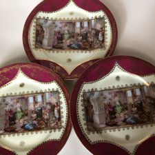 Dawnej daty pięknie zdobione dekoracyjne porcelanowe talerze trzy
